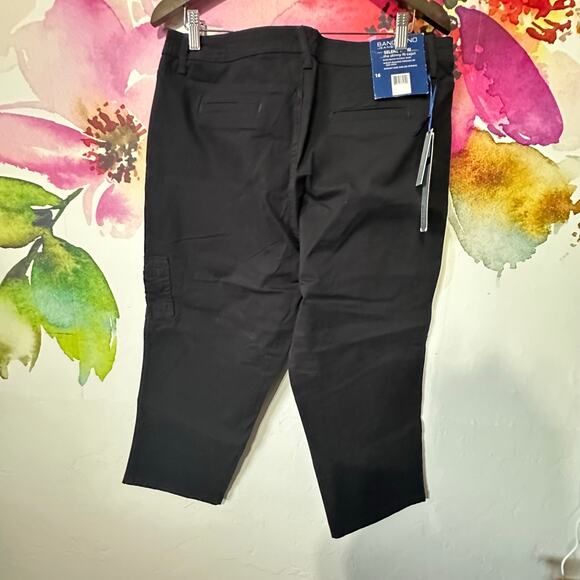 Bandolino Women's Size 16 Denim Capris Selene Black Stretch Zip Button NWT - Picture 5 of 7
